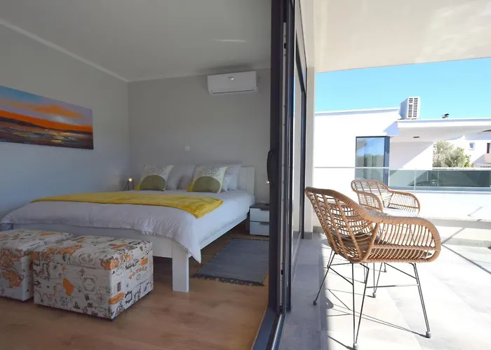 Hébergement de vacances Nya