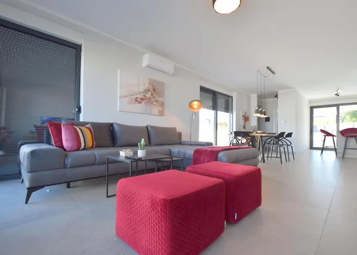 Ferienhaus Nya *